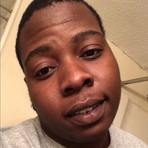 Meet your Posher, Emmanuel